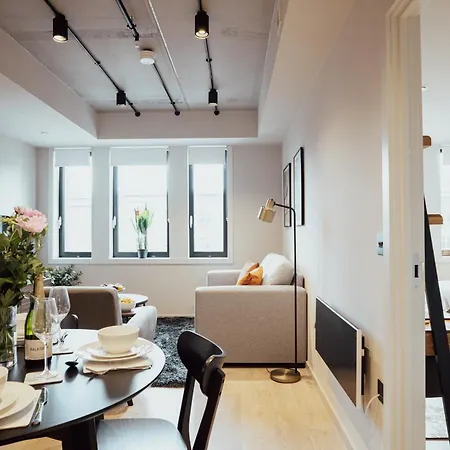 Luxury Pad Wifi Rooftop Garden Family Workers * Birmingham