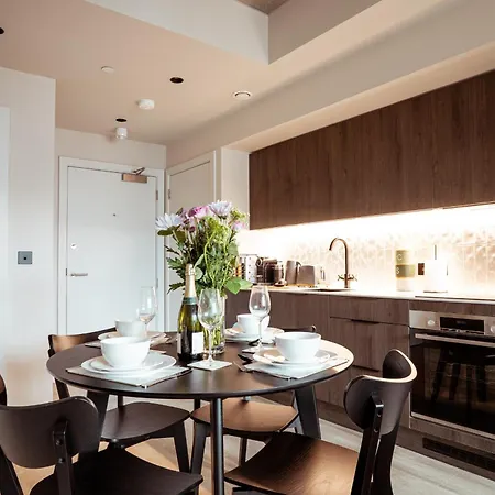 Apartamento Luxury Pad Wifi Rooftop Garden Family Workers Birmingham