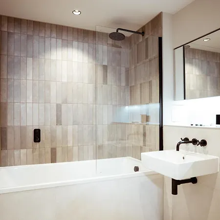 Luxury Pad Wifi Rooftop Garden Family Workers Birmingham