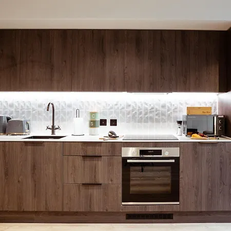 Apartamento Luxury Pad Wifi Rooftop Garden Family Workers *