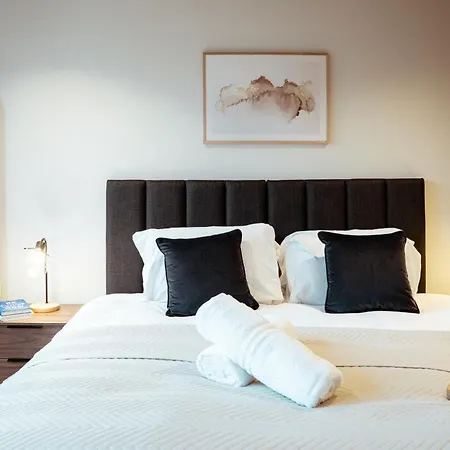 Luxury Pad Wifi Rooftop Garden Family Workers * Birmingham
